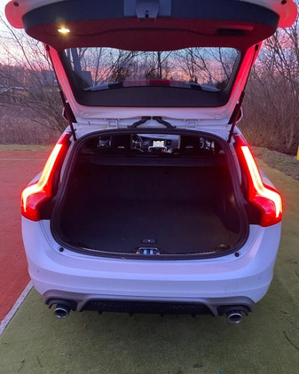 Volvo V60 cena 103300 przebieg: 67450, rok produkcji 2017 z Nowogród Bobrzański małe 781